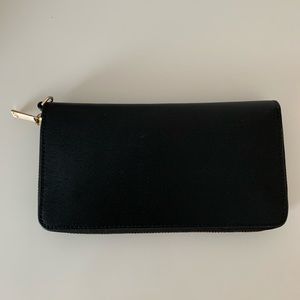 Tory Burch Bags - Tory Burch Black Wallet Tory Burch Bags - Tory Burch Black Wallet